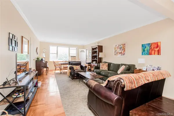 2711 Henry Hudson Pkwy #7H, Bronx, NY 10463