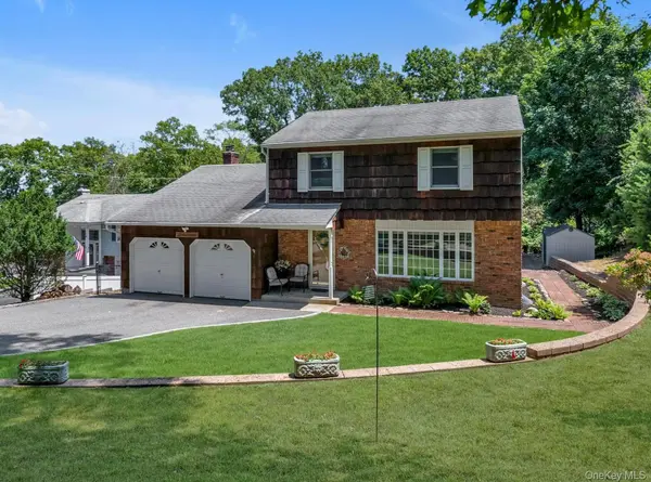 17 Broadview AVE, Kings Park, NY 11754