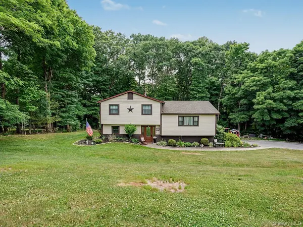 47 Martin RD, Hopewell Junction, NY 12533