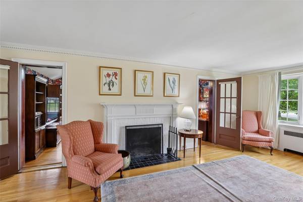 105 Stewart AVE, Garden City, NY 11530
