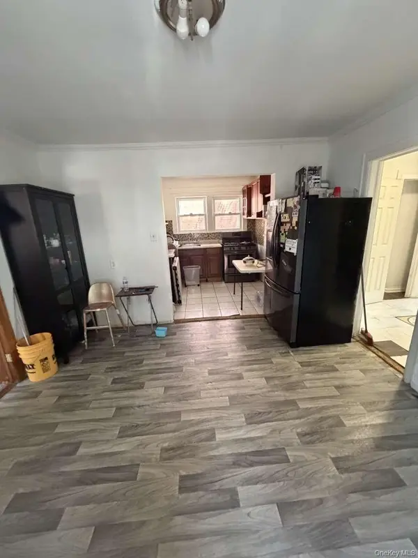 160-16 78th AVE, Fresh Meadows, NY 11366