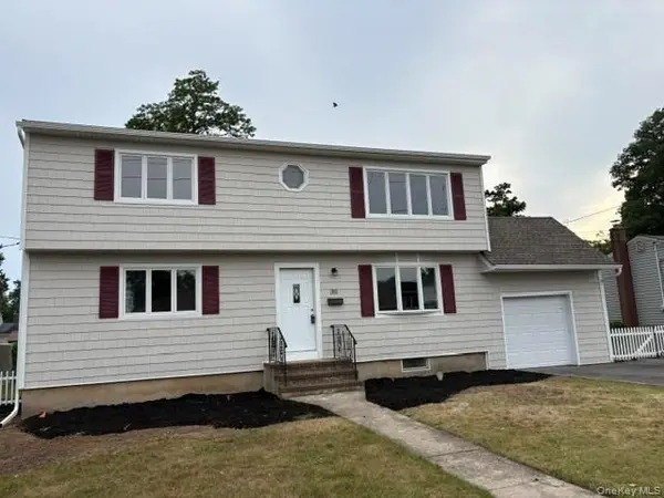 381 N Clinton AVE, Lindenhurst, NY 11757