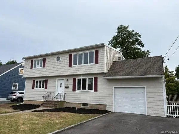 381 N Clinton AVE, Lindenhurst, NY 11757