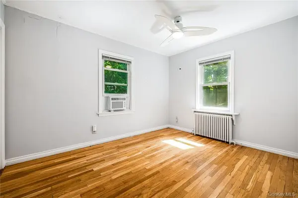 11 Hillside PL, Rye, NY 10580