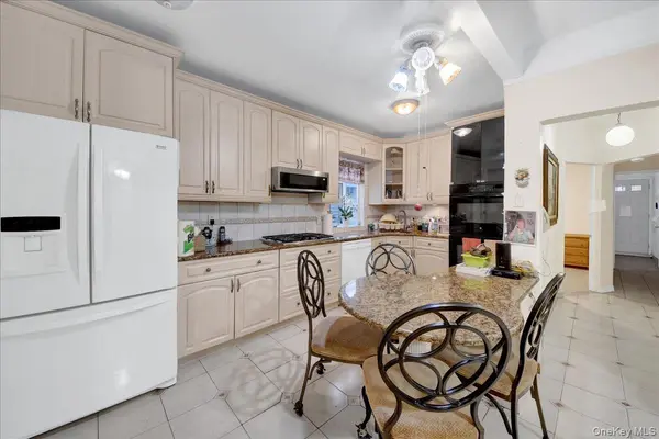 3170 Rawlins AVE, Bronx, NY 10465
