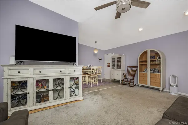 4 Rose ST #Building 6-F-2, Oceanside, NY 11572