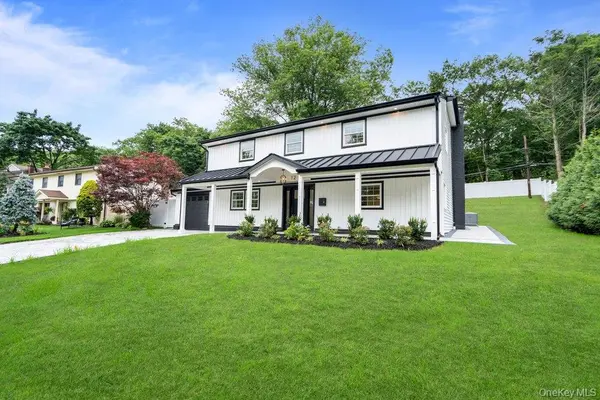 12 E Park DR, Old Bethpage, NY 11804