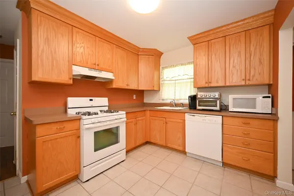 76-04 252nd ST, Bellerose, NY 11426