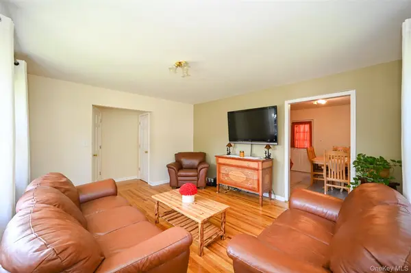 76-04 252nd ST, Bellerose, NY 11426