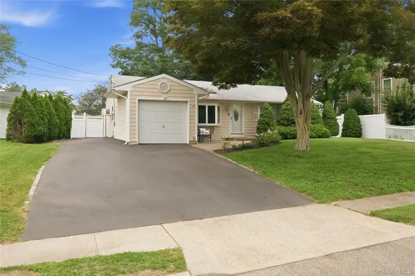 115 Argyle AVE, Selden, NY 11784