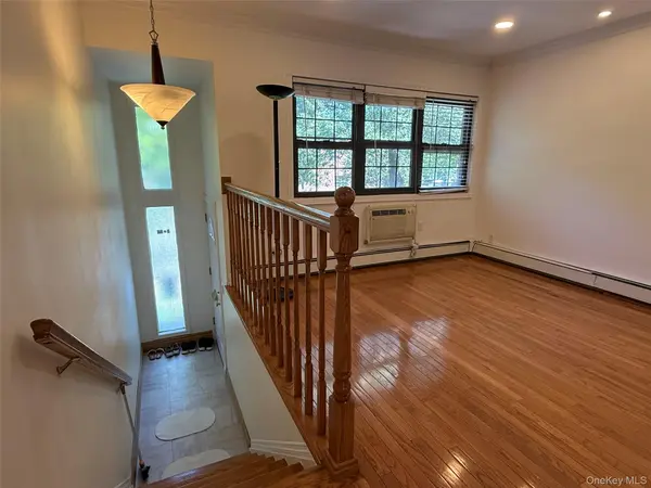 316 121st ST #72A, College Point, NY 11356