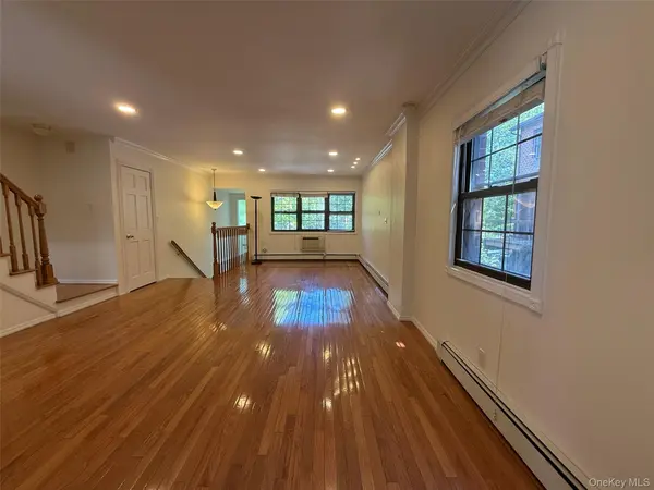 316 121st ST #72A, College Point, NY 11356