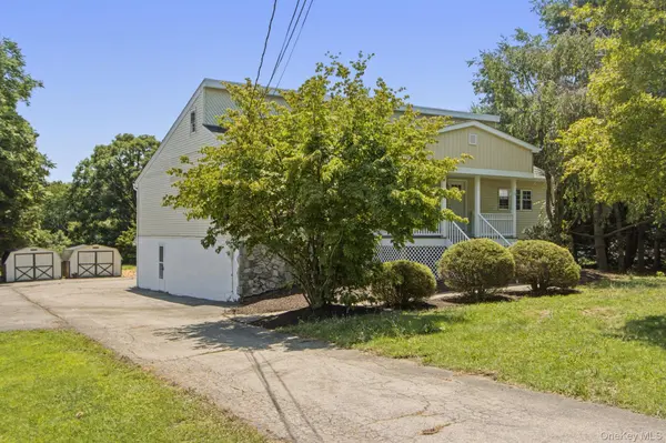 83 Smith RD, Poughkeepsie, NY 12603