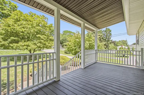 83 Smith RD, Poughkeepsie, NY 12603