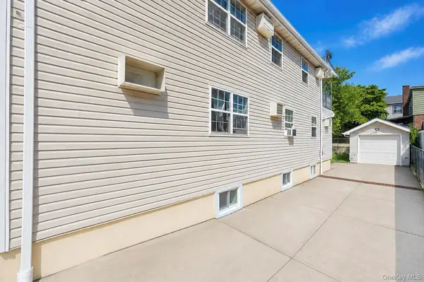 10469 Springfield BLVD, Queens Village, NY 11429