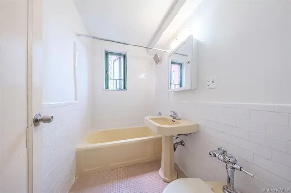 1562 Unionport RD #3F, Bronx, NY 10462