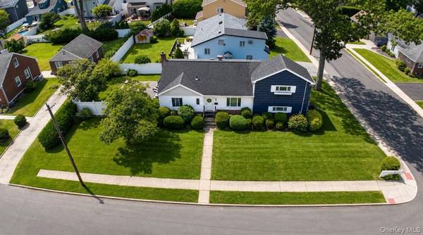 1980 Cameron AVE, Merrick, NY 11566
