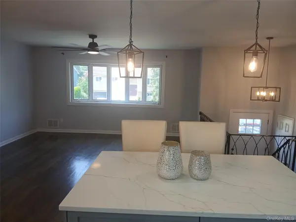 807 Iris PL, West Hempstead, NY 11552