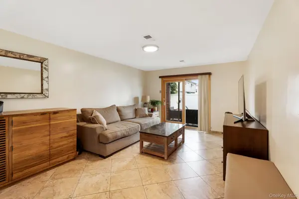 164-30 85th ST, Howard Beach, NY 11414