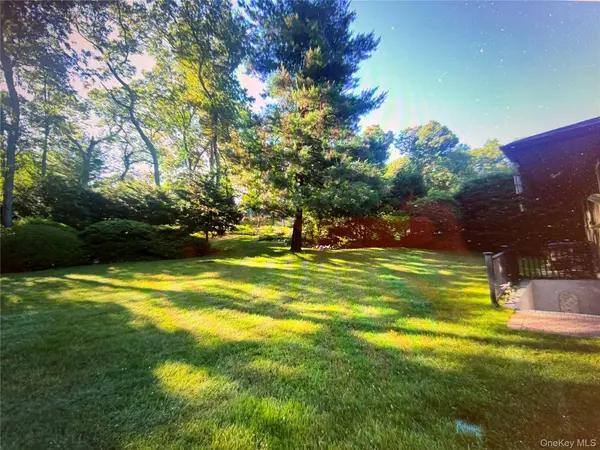 271 Terry RD, Smithtown, NY 11787