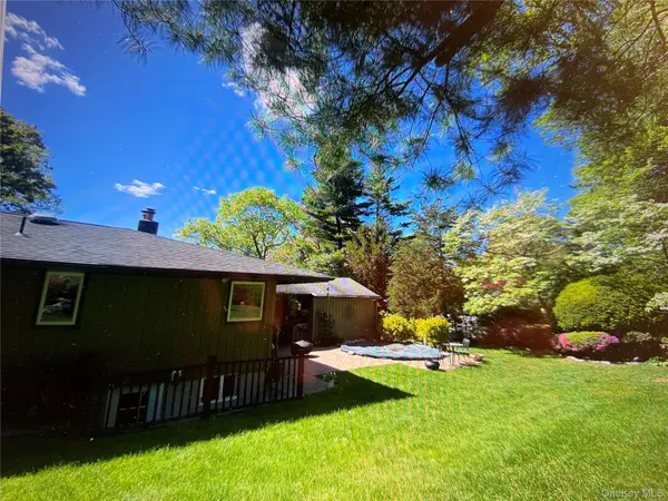 271 Terry RD, Smithtown, NY 11787