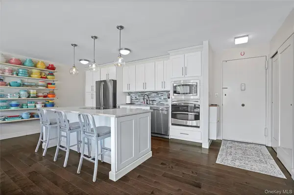 100 High Point DR #401, Hartsdale, NY 10530