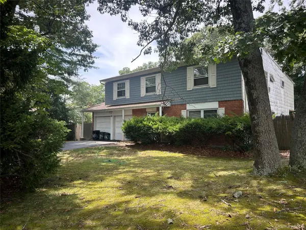 47 Andover DR, Coram, NY 11727
