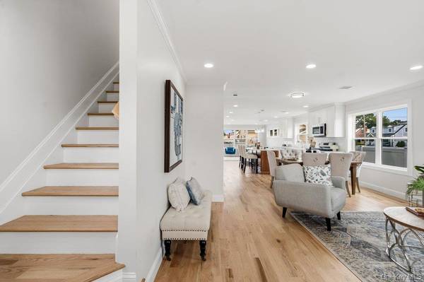 710 Franklin AVE, Massapequa, NY 11758