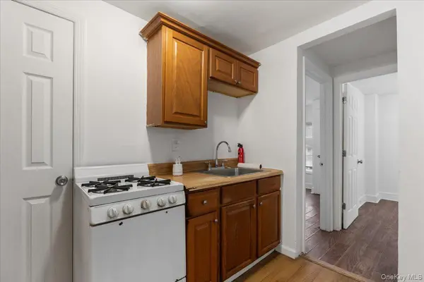 64 Stewart AVE, Hempstead, NY 11550