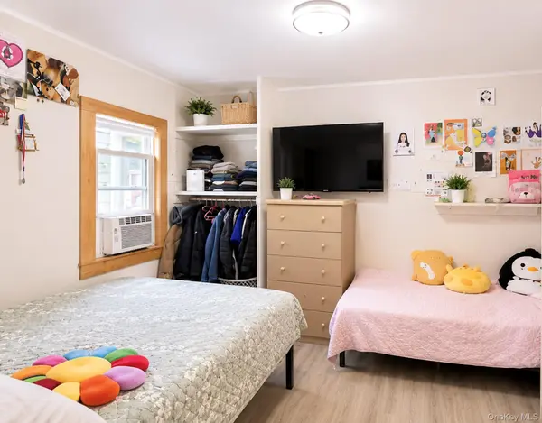 121-53 6TH Av, Flushing, NY 11356