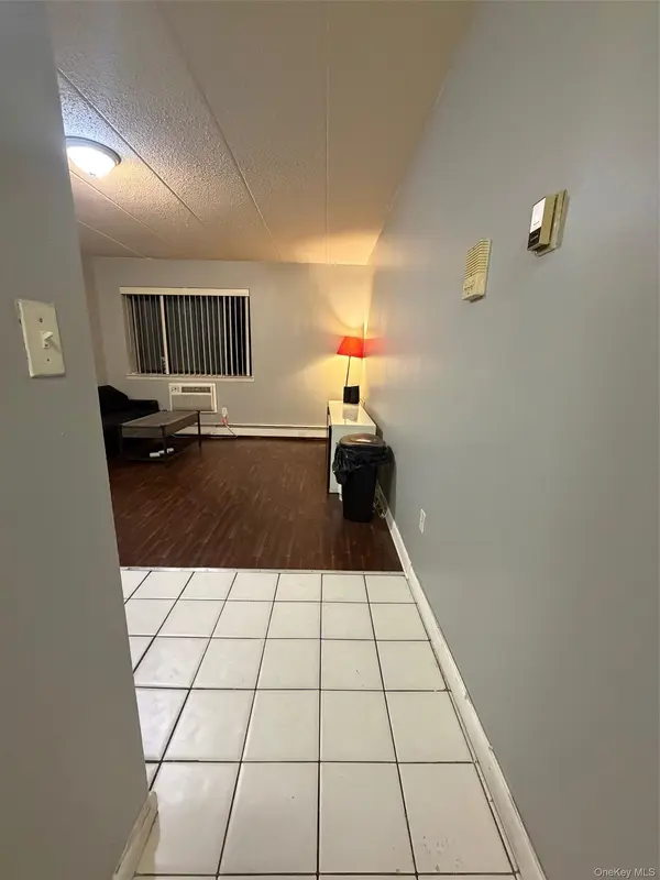 43-04 158th ST #3E, Flushing, NY 11358