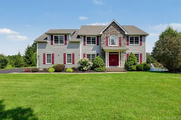 23 Monarch DR, Hopewell Junction, NY 12533