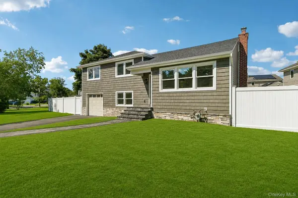 3176 Morgan DR, Wantagh, NY 11793