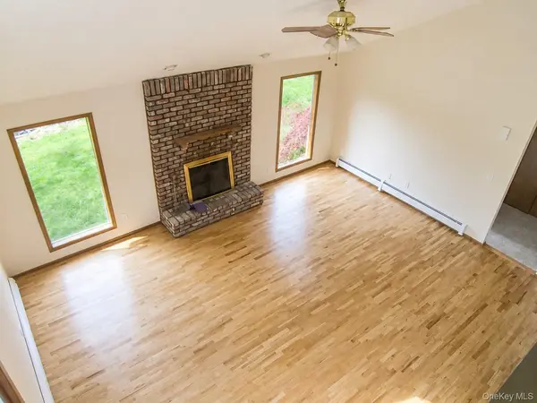 8 Friend CT, Congers, NY 10920