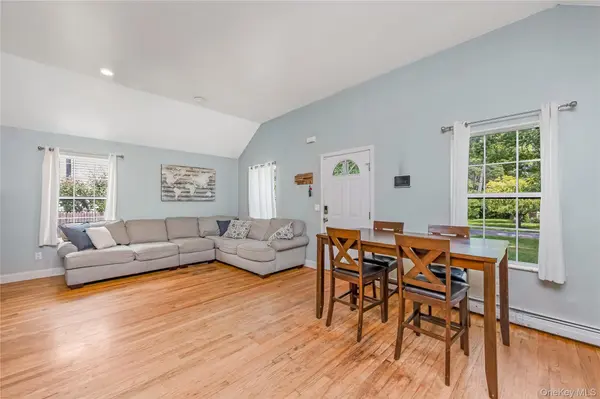 393 W End AVE, Shirley, NY 11967