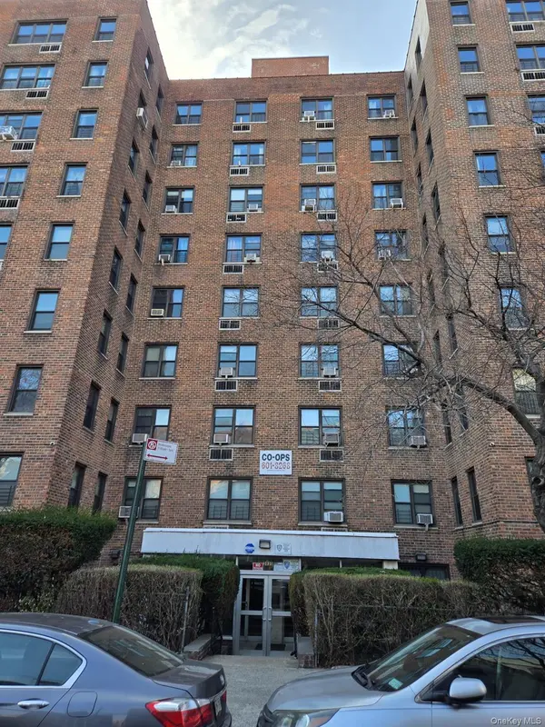 2835 Webb AVE #8B, Bronx, NY 10468