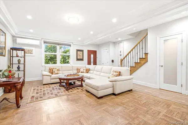 67-30 Harrow ST, Forest Hills, NY 11375