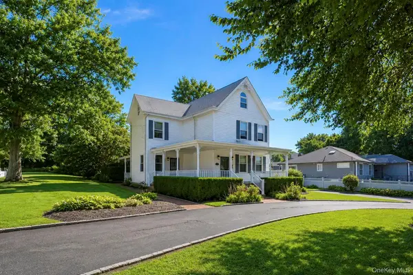 104 Bayville AVE, Bayville, NY 11709