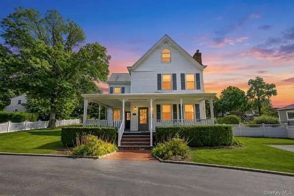104 Bayville AVE, Bayville, NY 11709