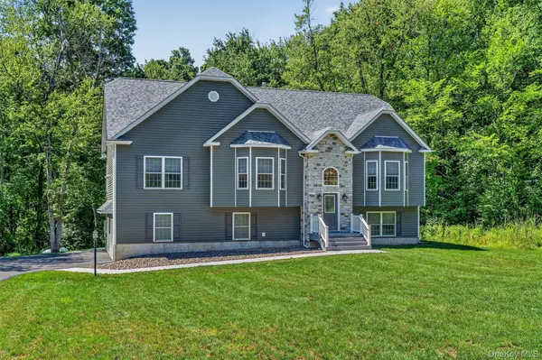 15 Alpine LN, Washingtonville, NY 10992