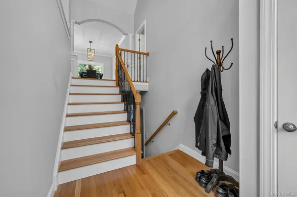 15 Alpine LN, Washingtonville, NY 10992