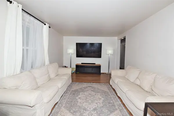 35 S 20th ST, Wyandanch, NY 11798