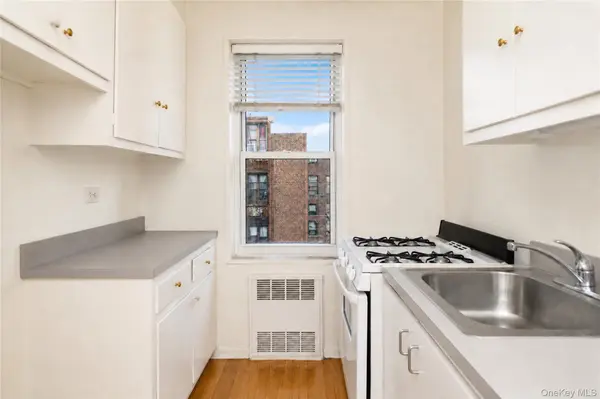 4240 Bowne ST #4D, Flushing, NY 11355