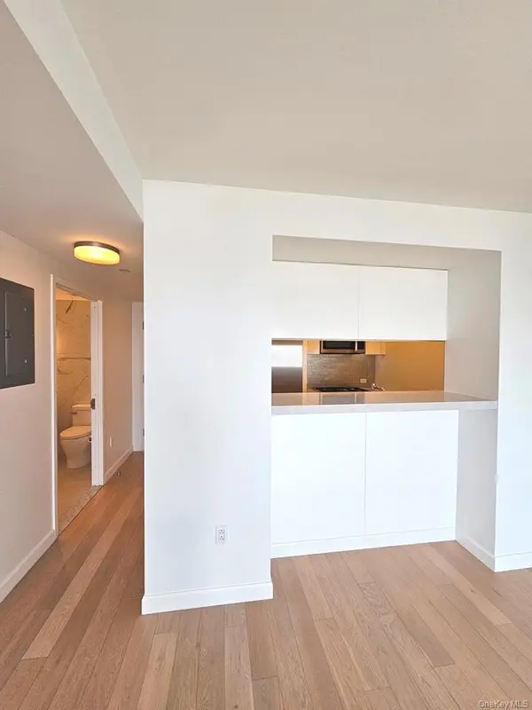 138-35 39th AVE #12L, Flushing, NY 11354