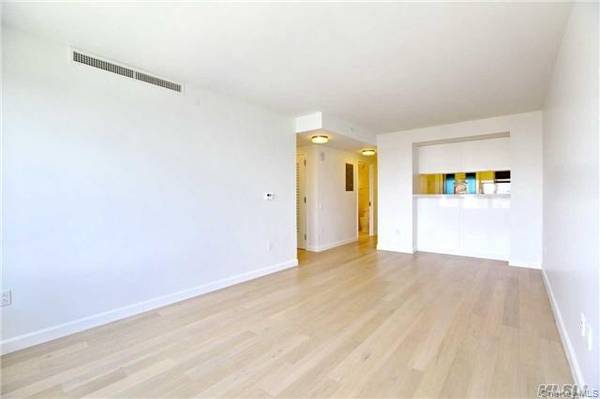 13835 39th AVE #12L, Flushing, NY 11354