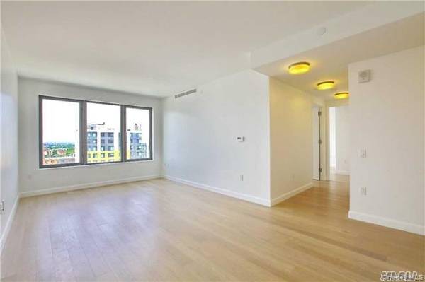 13835 39th AVE #12L, Flushing, NY 11354