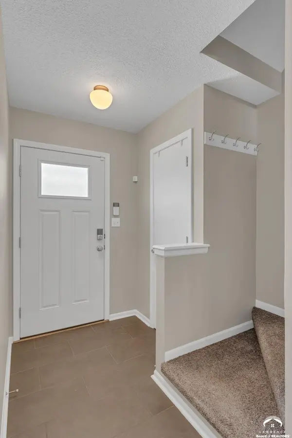 3811 Overland DR, Lawrence, KS 66049