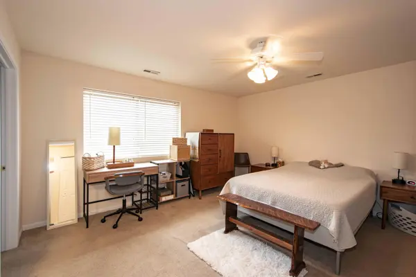 2009 W 75th PL, Merrillville, IN 46410