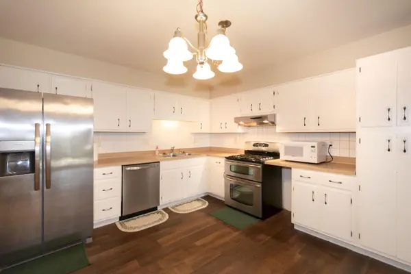 1904 Burgundy Street, Schererville, IN 46375