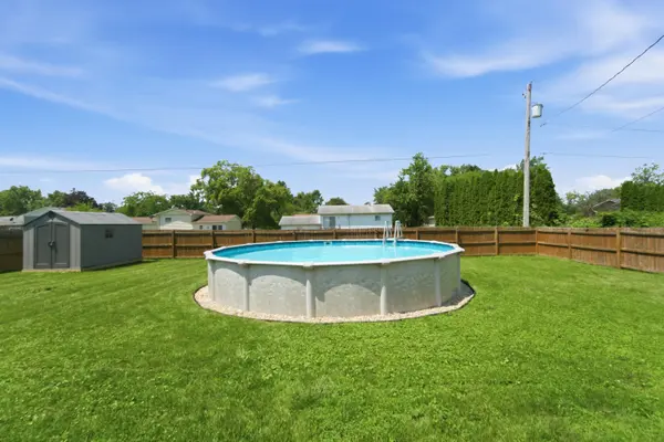 211 Cherokee DR, Lowell, IN 46356